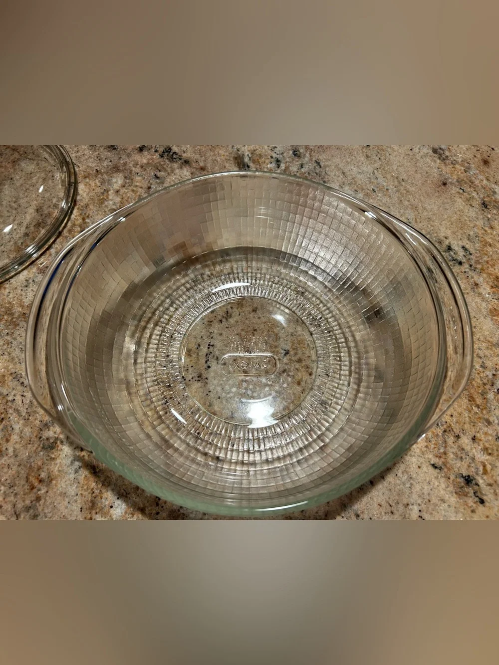 Pyrex Glass 2 Qt #024 Basketweave (Frosted) Covered Casserole w/Pyrex Lid G24C.
